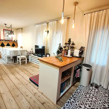 Hostdomus - Modern Loft Апартаменты